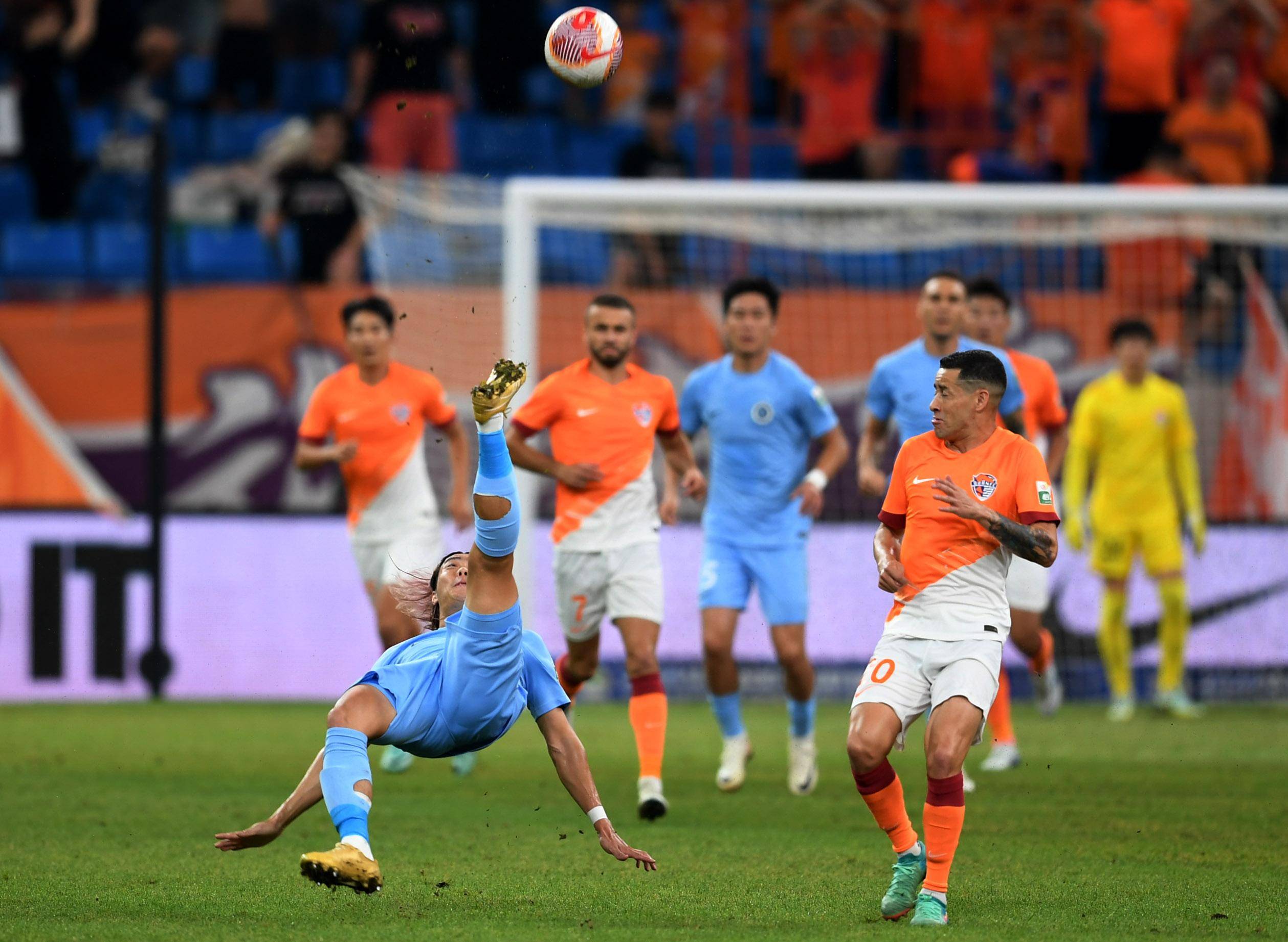 在比赛中更 在比赛中更