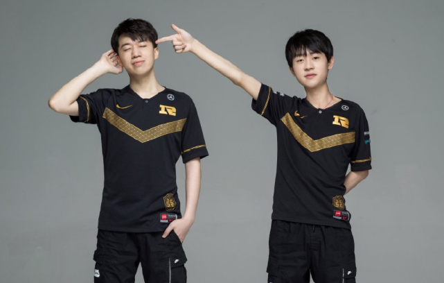 她的个人努 她的个人努